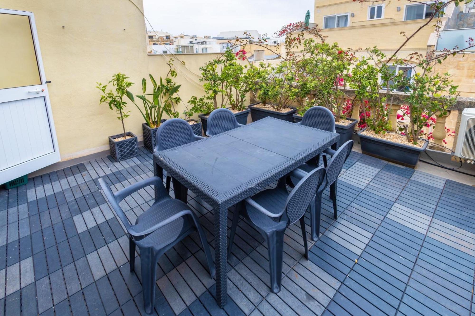 Quiet Ensuite Budget Twin Room Sliema Exterior photo